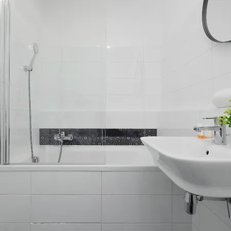 Studio With Balcony Near The Pge Stadium By Renters Appartement Warschau