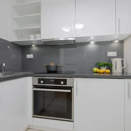 Studio With Balcony Near The Pge Stadium By Renters Appartement Warschau